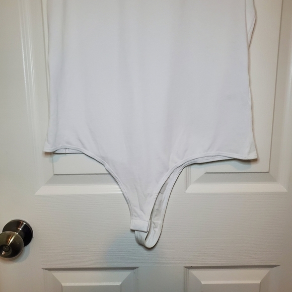 HOUSE OF HARLOW White Tank Bodysuit Size Large NWT - Picture 3 of 6